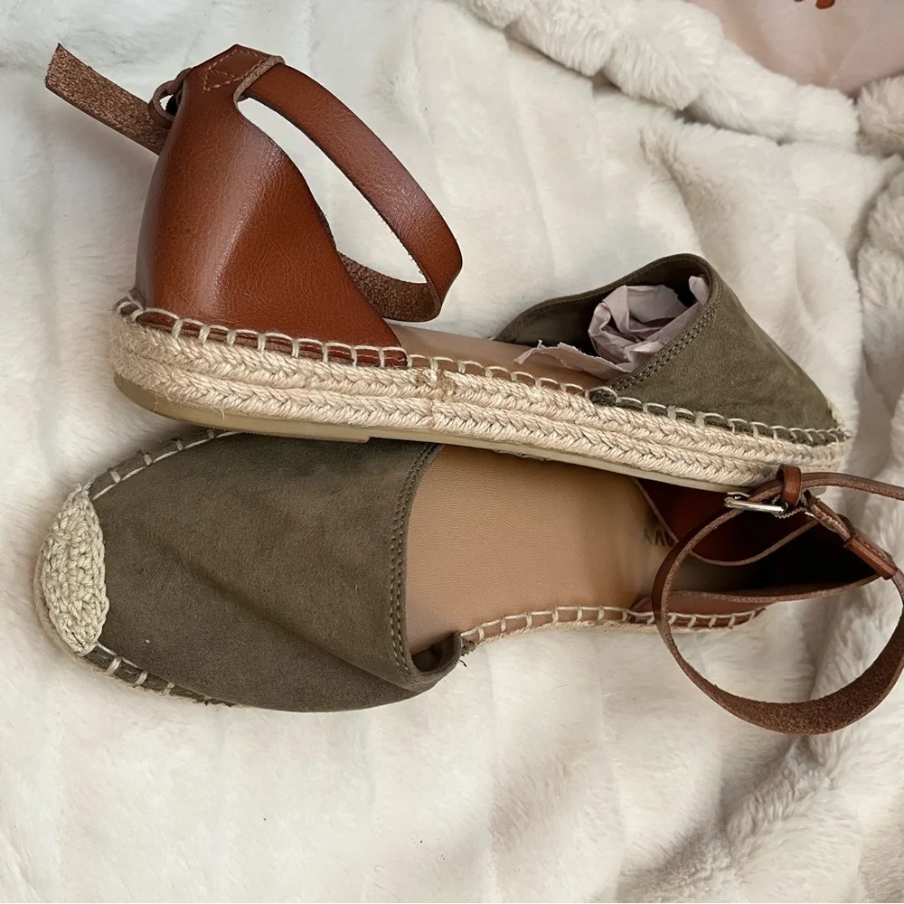 Old Navy 9 Faux Leather Suede Modern Boho Casual Goblincore Espadrille Flats
